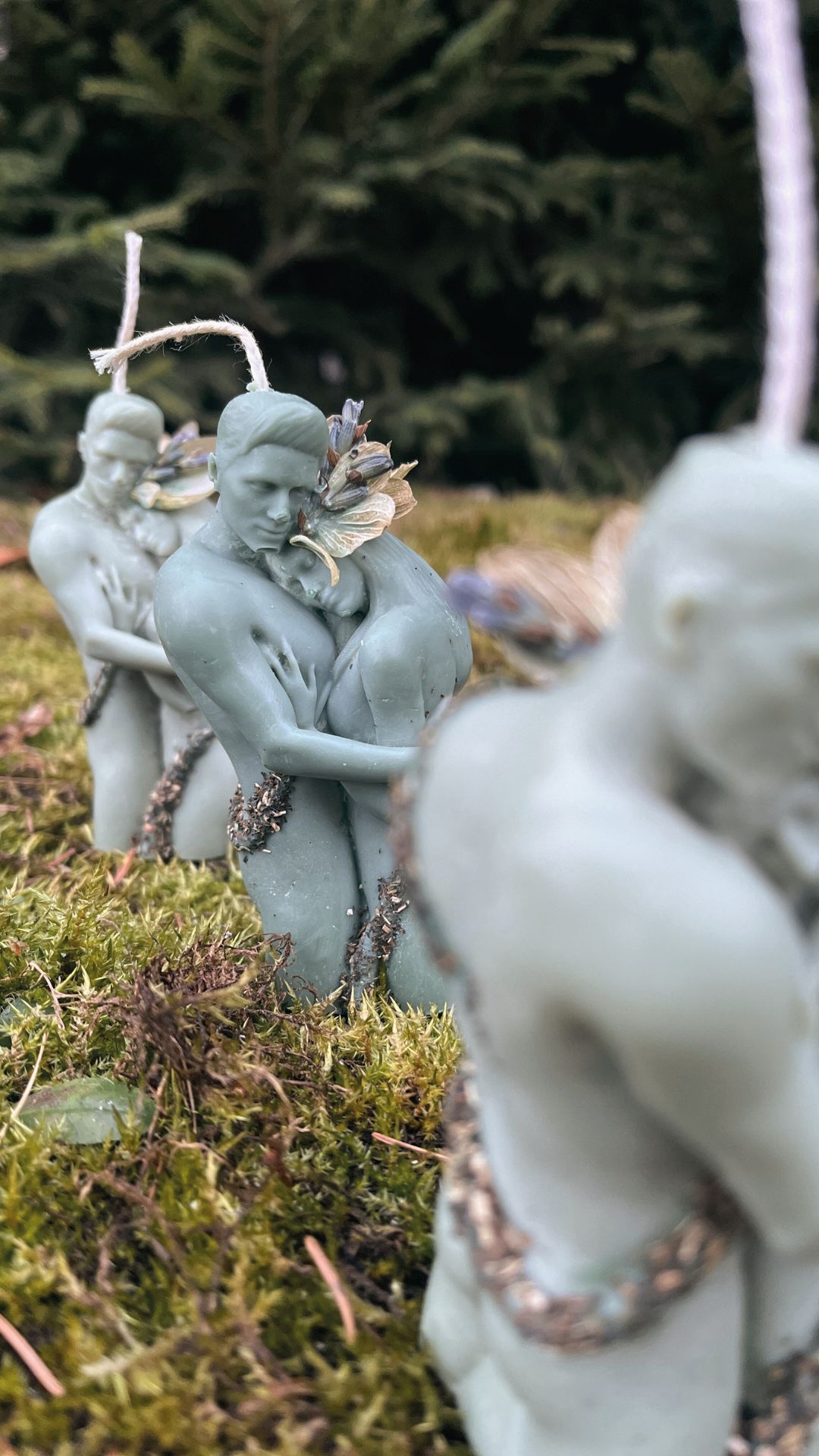 Zestaw Miłość - świeca Dziewka i jej Luby, motanka Nierozłączki, kadzidło bylicowe - obrazek 4