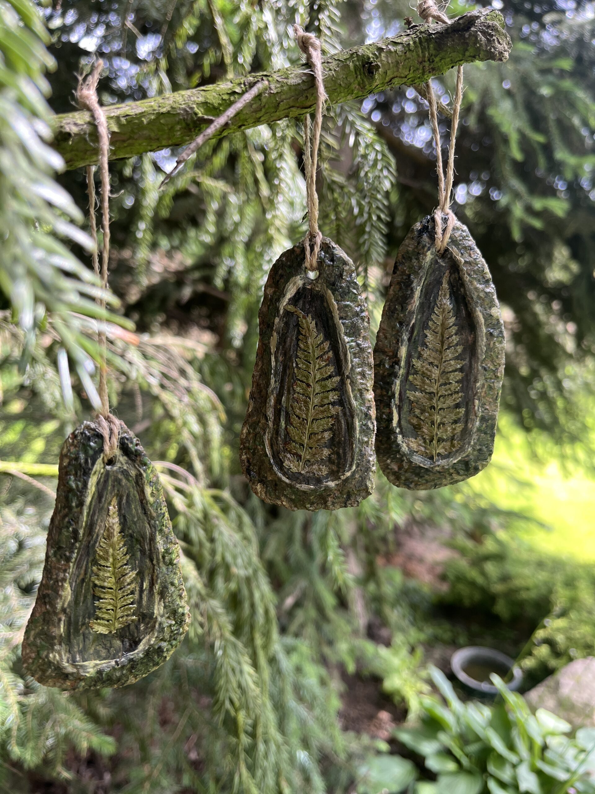 Zawieszka gliniana Kwiat Paproci