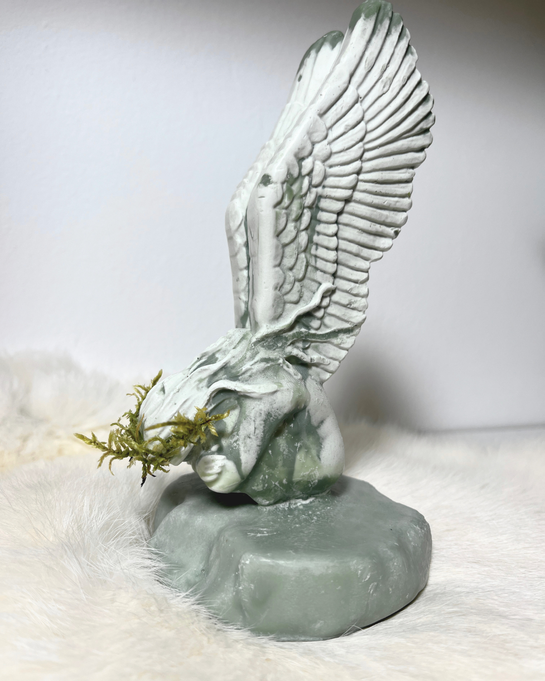 Świeca sojowa – Dziewka Gryfa – Świeca anioł - biało-zielona - obrazek 7