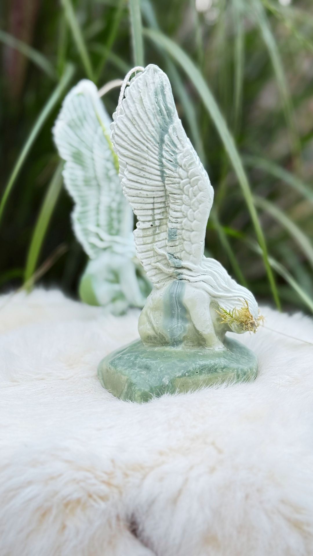 Świeca sojowa – Dziewka Gryfa – Świeca anioł - biało-zielona - obrazek 2