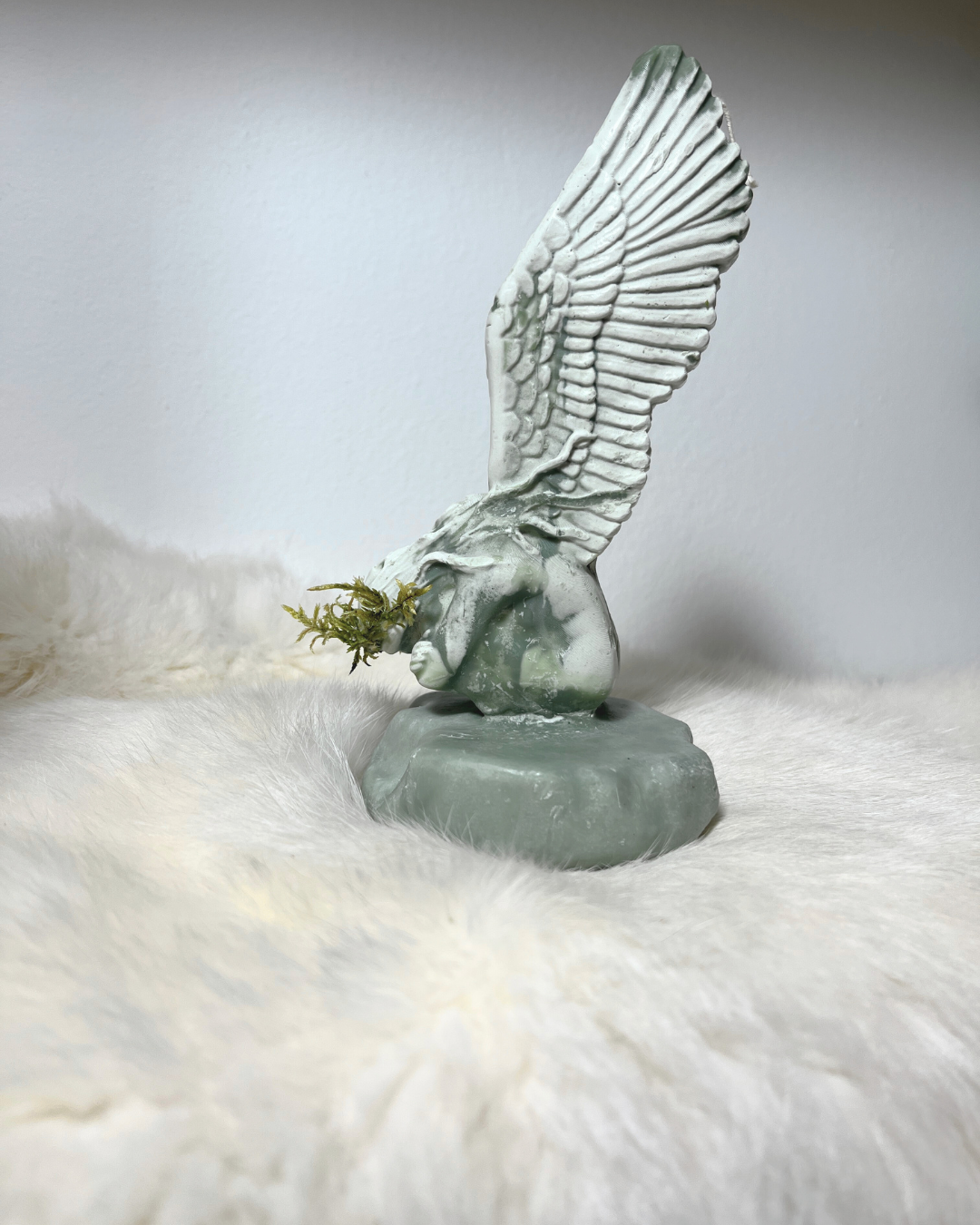 Świeca sojowa – Dziewka Gryfa – Świeca anioł - biało-zielona - obrazek 5