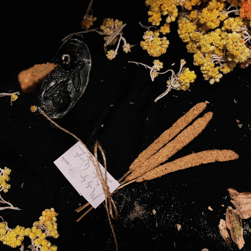 Mały dym – Babcia Wierzba – Kadzidło z próchna wierzbowego i kocanek na patyczku – 3 sztuki