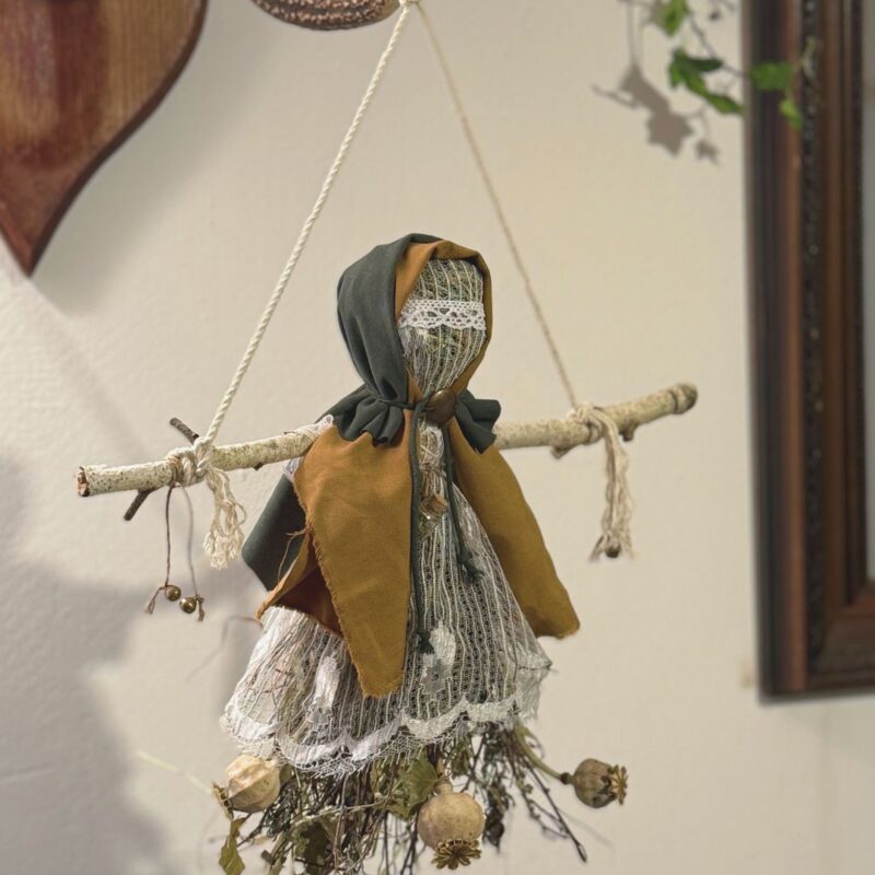 Lalka motanka - Białolica - motanka ochrony żeńskiej energii